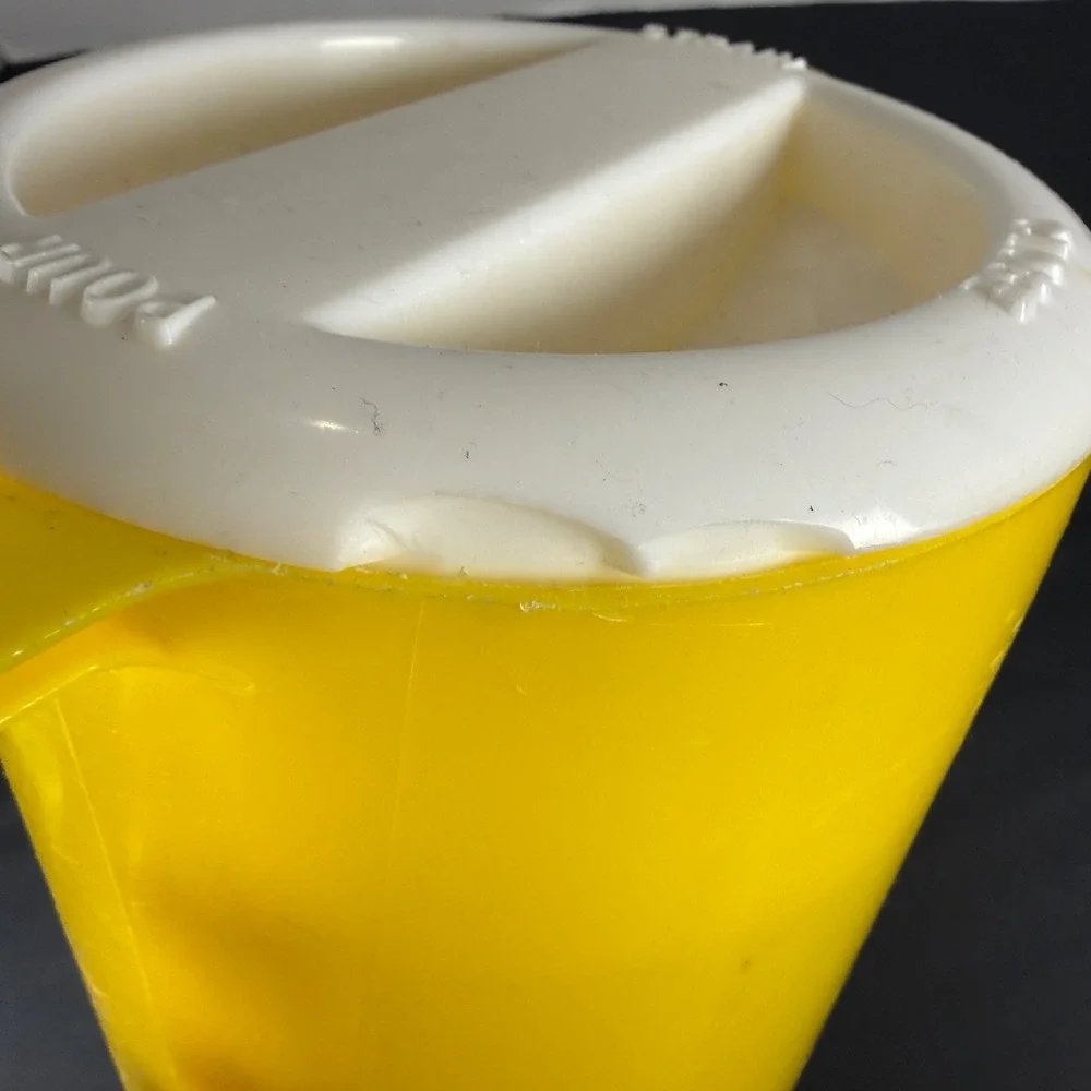 N/A vintage tupperware